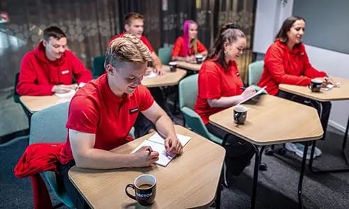 2506_myynti-intti_koulutus_nosto