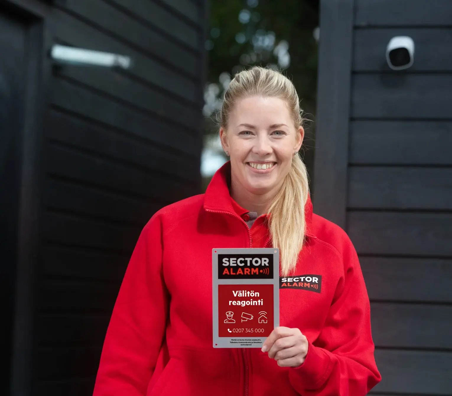 Kyltit ja tarrat varoittavat tehokkaasti