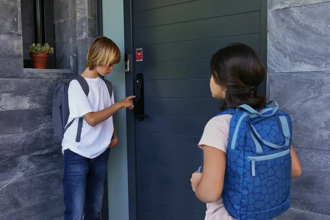 Hallitse kotisi turvallisuutta palkitulla Sector Alarm -sovelluksella