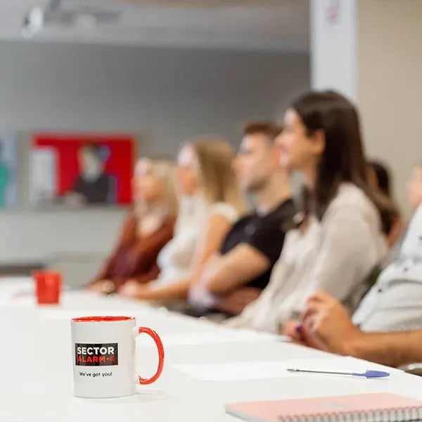 Sinun asenteesi ratkaisee ja me koulutamme sinulle tarvitsemasi taidot