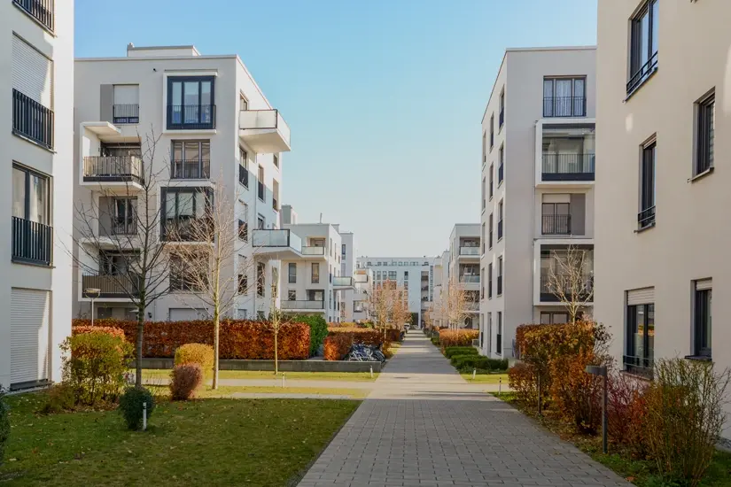 Turva ei tule lukitusta alaovesta – miksi kerrostalokoti kannattaa suojata hälytysjärjestelmällä?