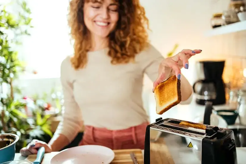 Leivänpaahtimen puhdistus turvallisesti