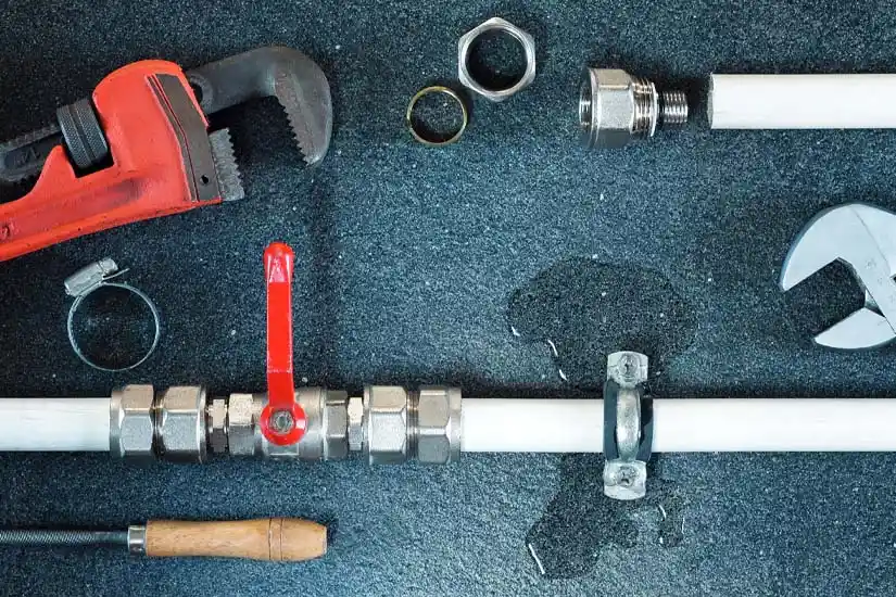 Vesivahingon kokenut Sakari hankki kotiinsa Sector Alarmin vuotovahdit