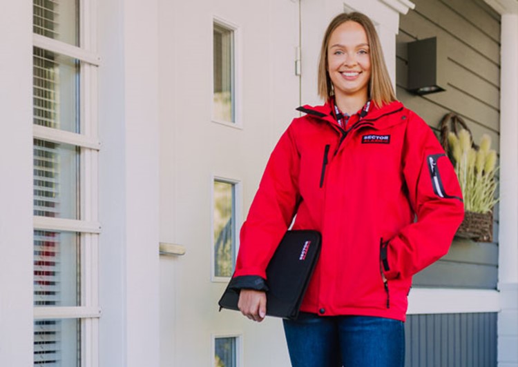 Myyjillämme on aina mukana ID kortti sekä yrityksen punainen vaatetus